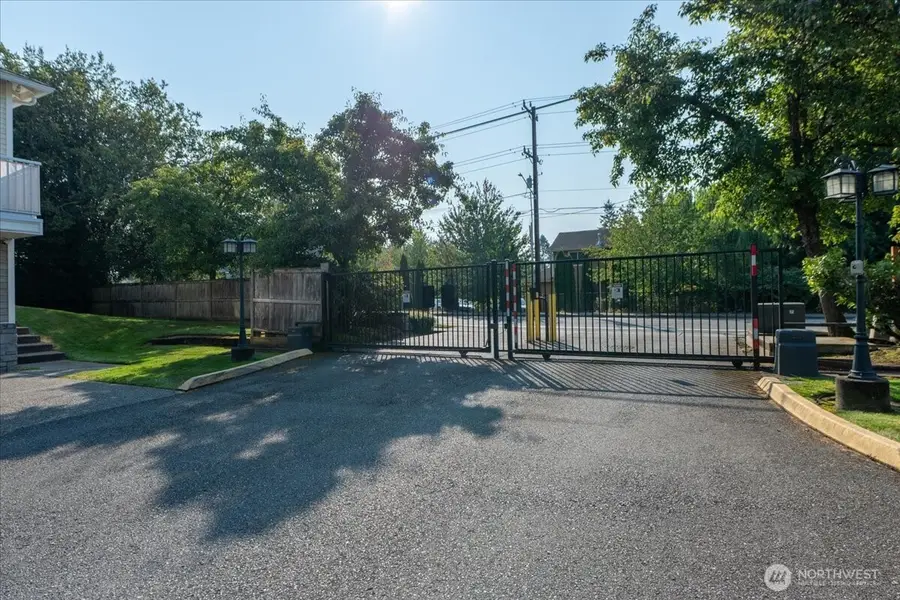 10410 Holly Drive #E, Everett, WA 98204 - #3