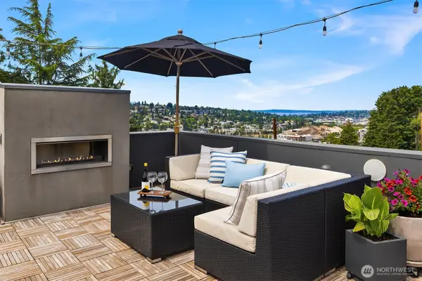 2560 12th Avenue W, Seattle, WA 98119