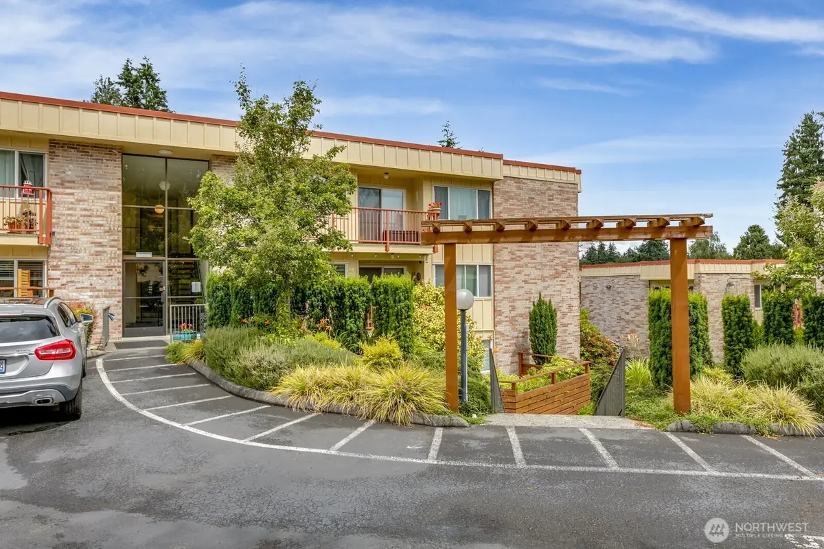 335 Heather Road #202, Everett, WA 98203 - #1