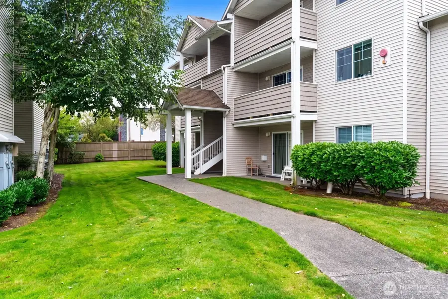 1001 W Casino Road #G303, Everett, WA 98204 - #2