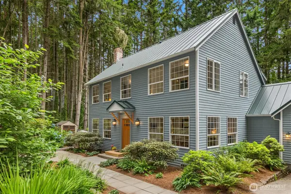 5249 Rose Avenue Ne, Bainbridge Island, WA 98110