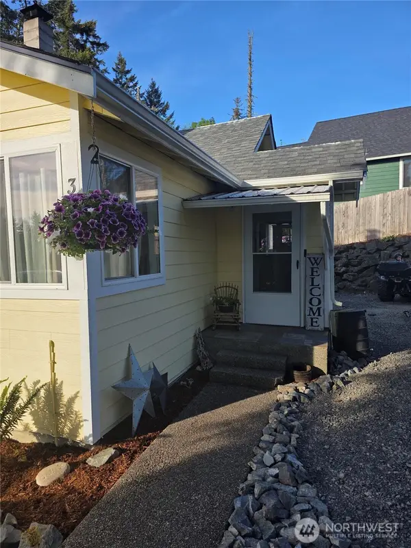315 SE 2nd Street, South Prairie, WA 98385