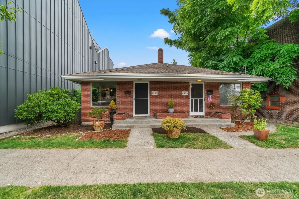 6553 Greenwood Avenue N, Seattle, WA 98103 - #1