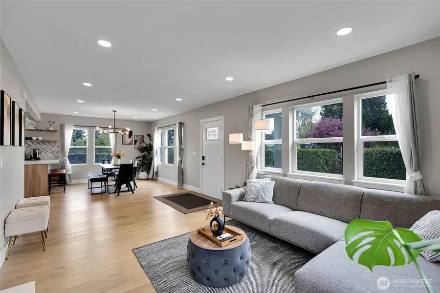 7901 16th Avenue Sw, Seattle, WA 98106 - #2