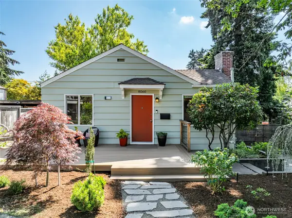 8560 37th Avenue Sw, Seattle, WA 98126