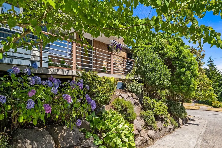 2600 W Howe Street, Seattle, WA 98199 - #2