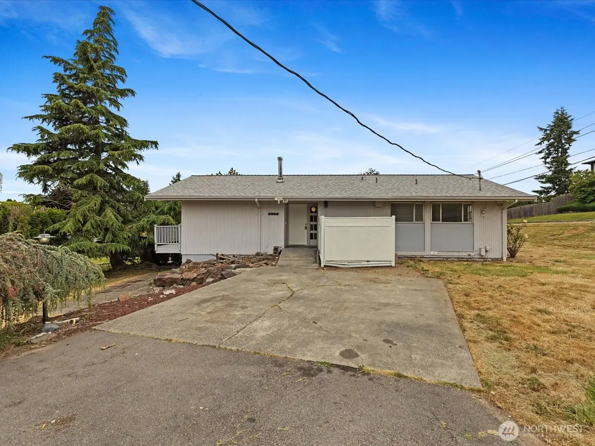 3303 Wave Drive, Everett, WA 98203 - #1