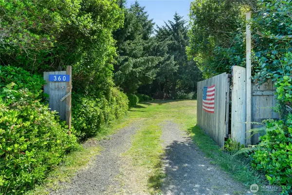 370 Ocean Shores Boulevard Sw, Ocean Shores, WA 98569
