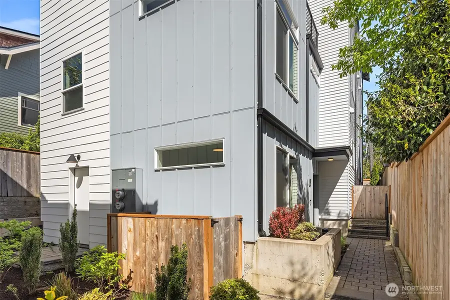 1802 38th Avenue, Seattle, WA 98122 - #2