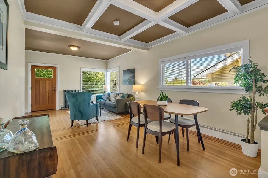 2204 3rd Avenue W, Seattle, WA 98119 - #2