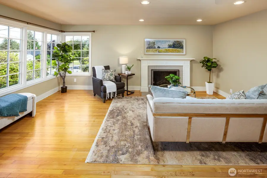 4006 32nd Avenue W, Seattle, WA 98199 - #3