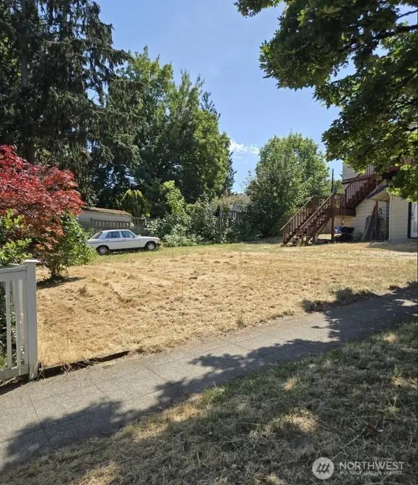 830 19th Avenue #6, Seattle, WA 98122