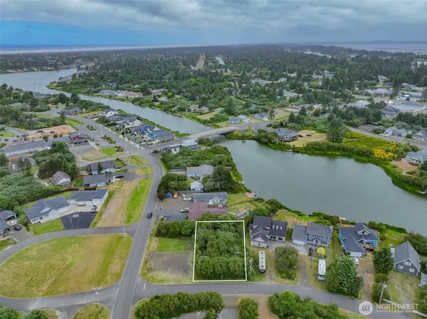 134 Sea Breeze Loop Sw #7, Ocean Shores, WA 98569