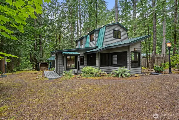 41 N Dow Place, Hoodsport, WA 98548