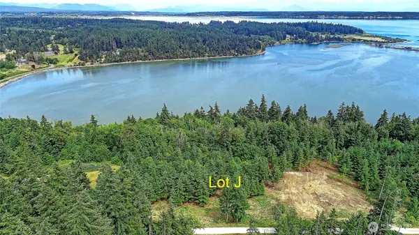 1 Triangle Cove Lane, Camano Island, WA 98282