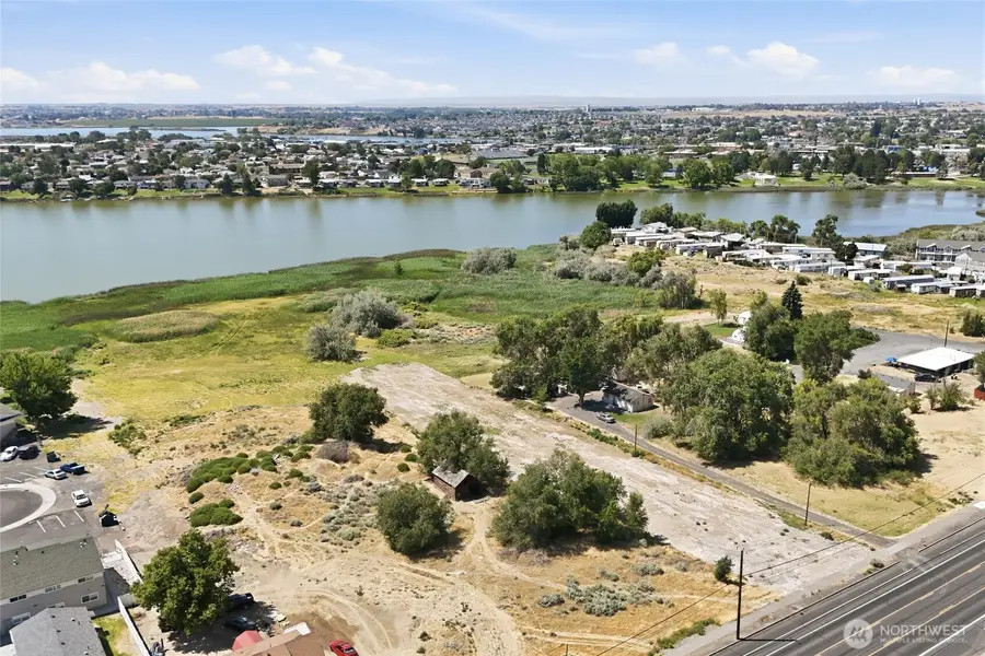 1042 S Division Street, Moses Lake, WA 98837 - #2