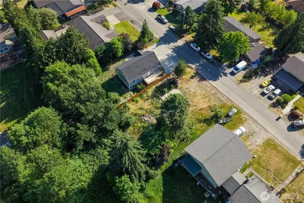 400 22nd Avenue Ct #9, Milton, WA 98354