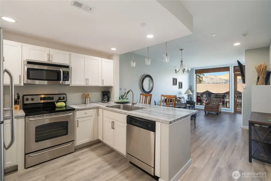2220 W Woodin Avenue #305, Chelan, WA 98816 - #3