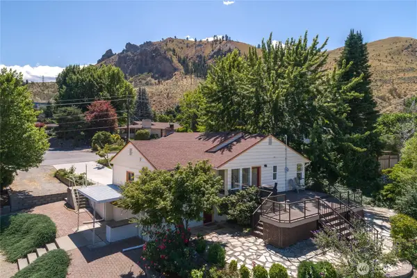 1310 Red Apple Road, Wenatchee, WA 98801