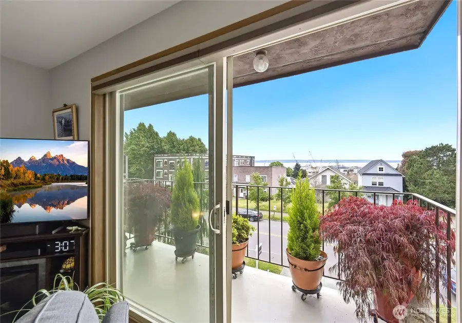 2619 Rucker Avenue #6, Everett, WA 98201 - #2