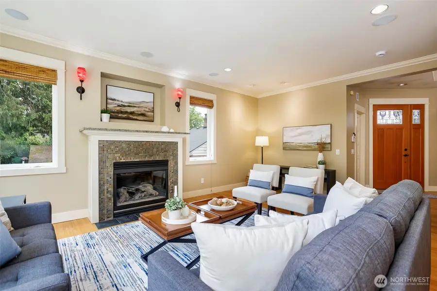 11034 Phinney Avenue N, Seattle, WA 98133 - #2