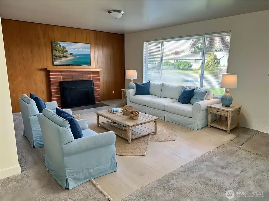21 8th Avenue, Oak Harbor, WA 98277 - #2