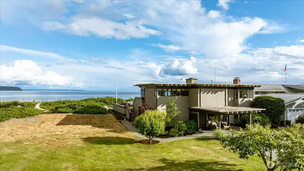 2126 Shore Avenue, Freeland, WA 98249