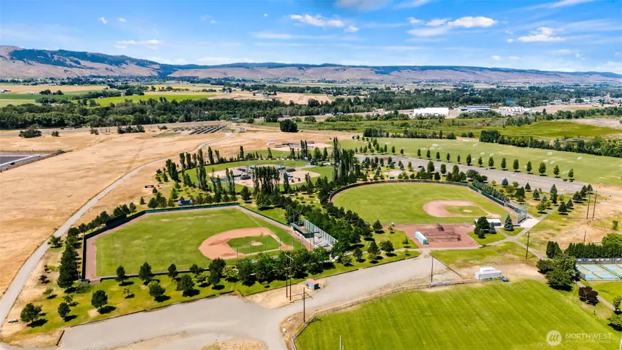 804 W 1st Avenue, Ellensburg, WA 98926 - #3