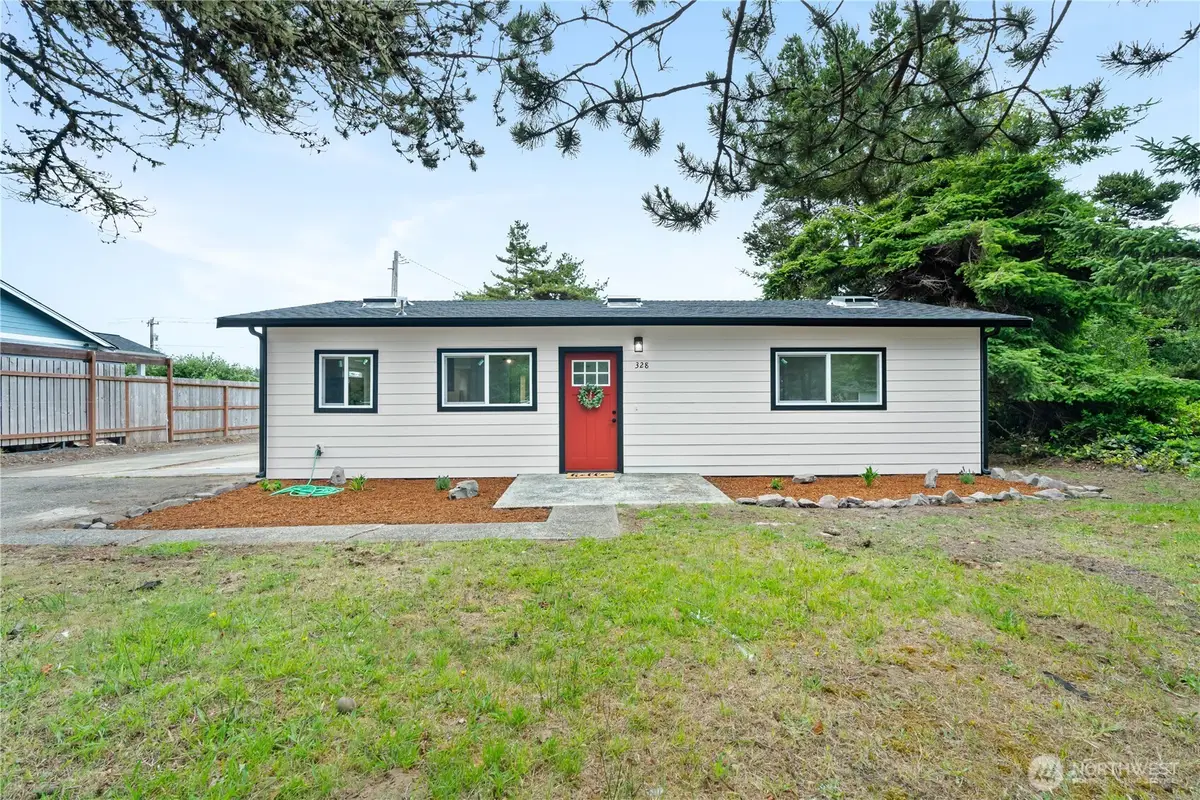328 Ensign Avenue Nw, Ocean Shores, WA 98569 - #1