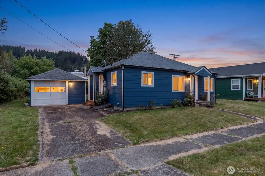 772 SW Mcfadden Avenue, Chehalis, WA 98532 - #3