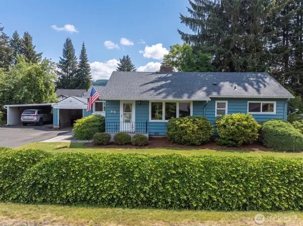 716 Woodard Avenue Ne, Castle Rock, WA 98611