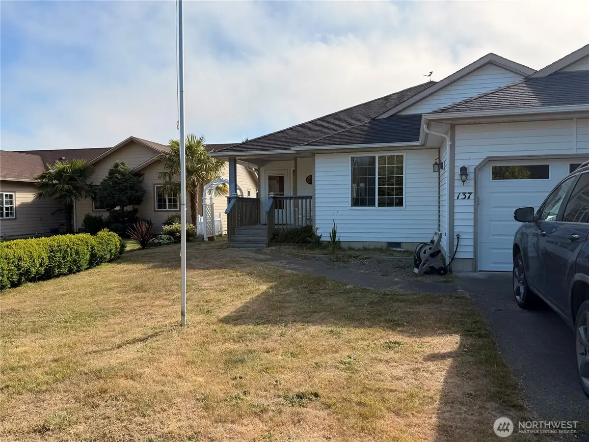137 Canal Drive Ne, Ocean Shores, WA 98569 - #1