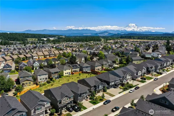 18708 Emmons Court E, Puyallup, WA 98374