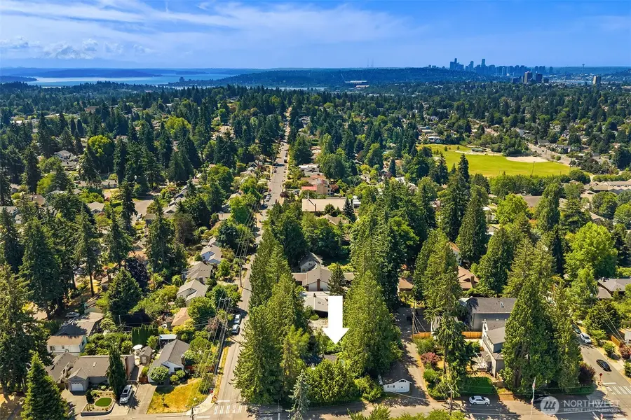 8255 30th Avenue Ne, Seattle, WA 98115 - #3