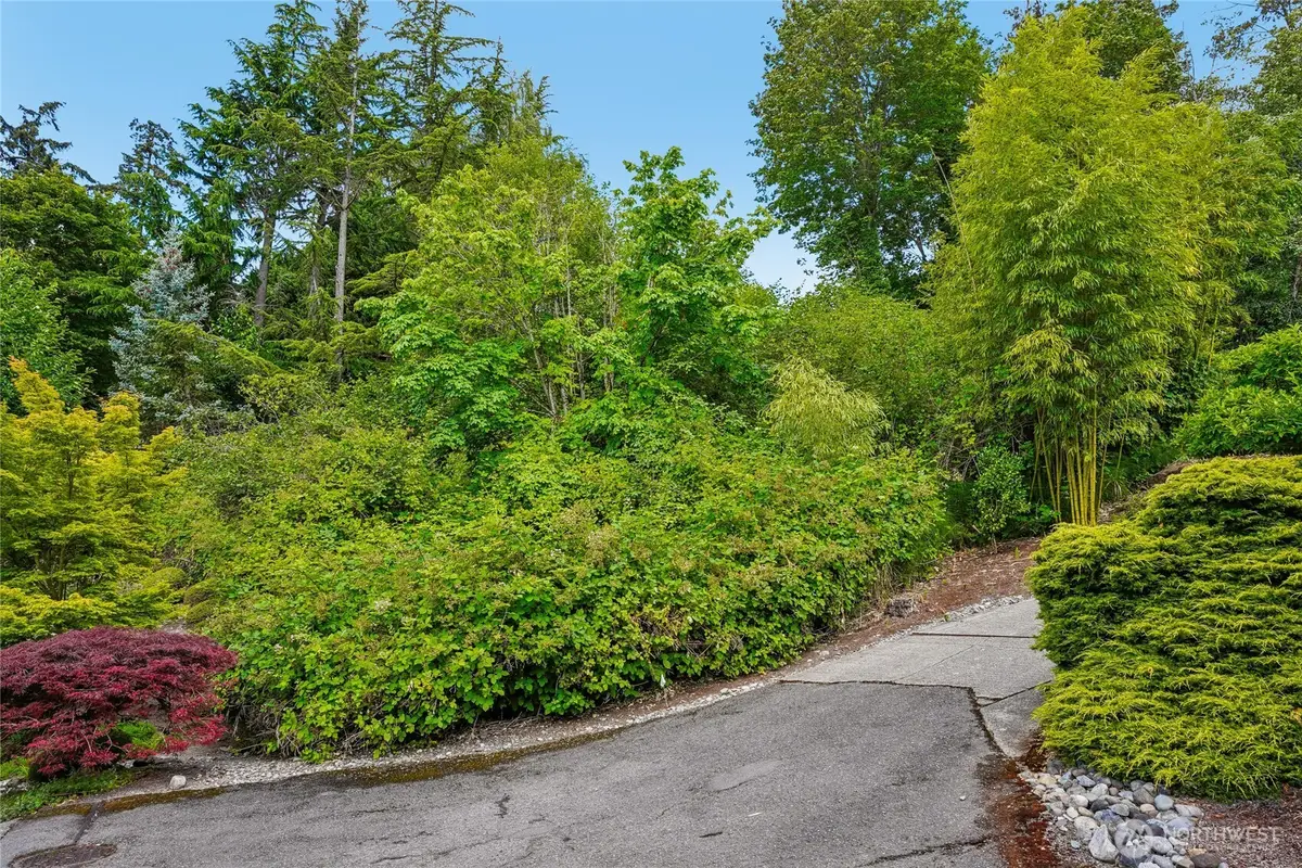 8114 W Mercer Way, Mercer Island, WA 98040 - #1