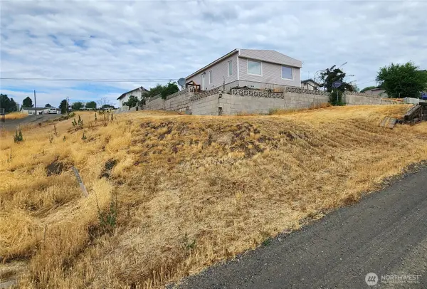 81 Tacoma Avenue, Eltopia, WA 99330