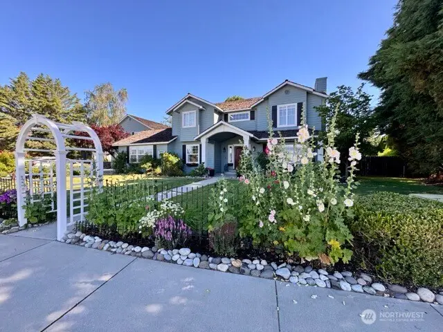 2453 Grand Avenue, East Wenatchee, WA 98802 - #1