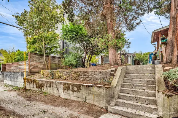 831 NW 52nd Street, Seattle, WA 98107