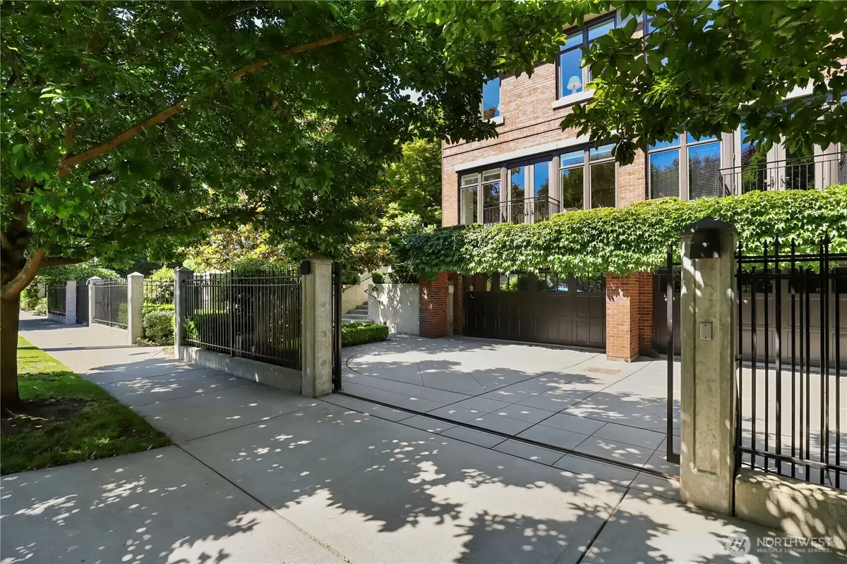 719 Harvard Avenue E, Seattle, WA 98102 - #1