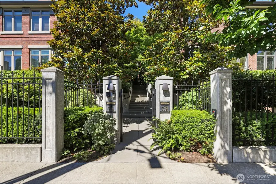 719 Harvard Avenue E, Seattle, WA 98102 - #2
