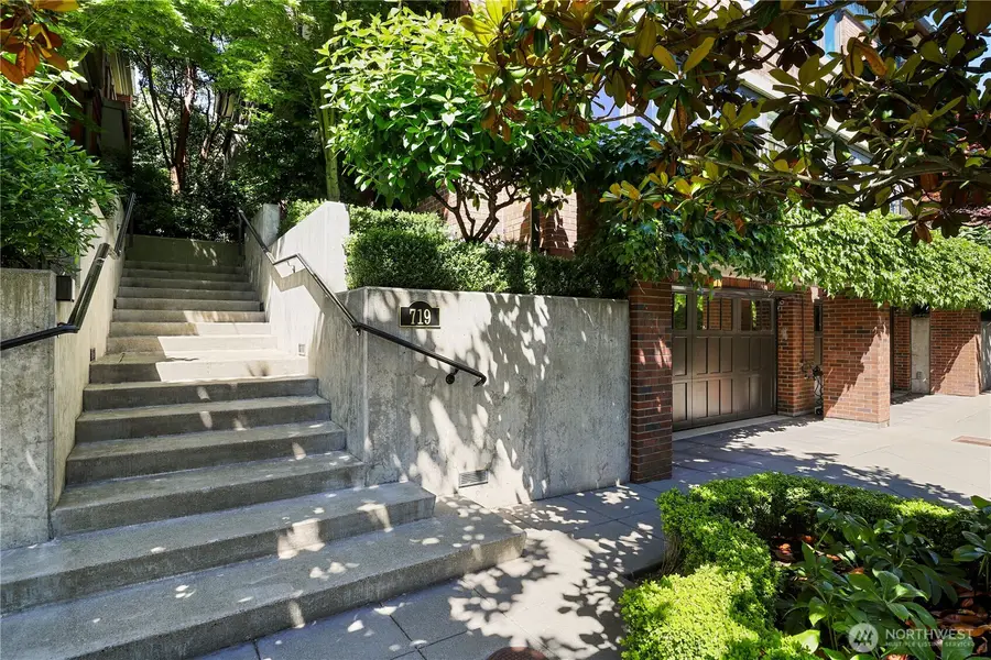 719 Harvard Avenue E, Seattle, WA 98102 - #3