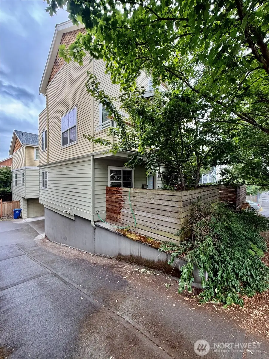 9216 Stone Ave N #B, Seattle, WA 98103 - #2