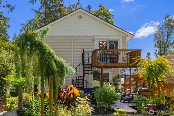 19131 Harris Avenue Ne, Suquamish, WA 98392
