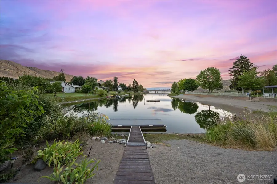 128 Eveline Street, Pateros, WA 98846 - #2