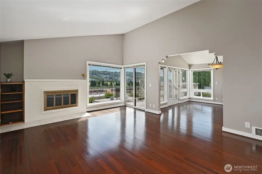 2636 22nd Avenue W #303, Seattle, WA 98199 - #3