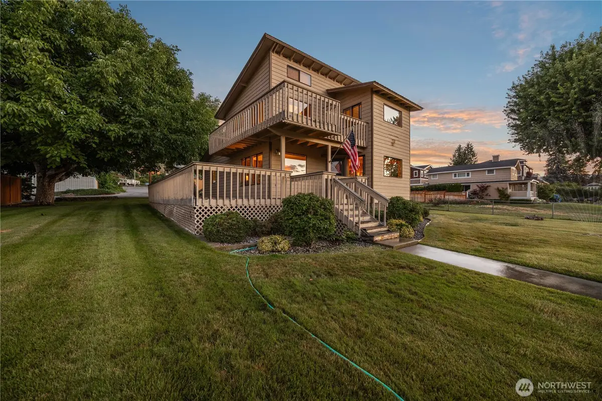 2111 W Terrace Avenue, Chelan, WA 98816 - #1