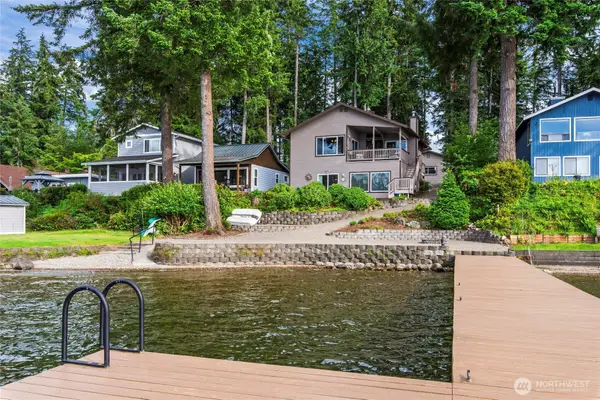 2351 E Mason Lake Drive E, Grapeview, WA 98546