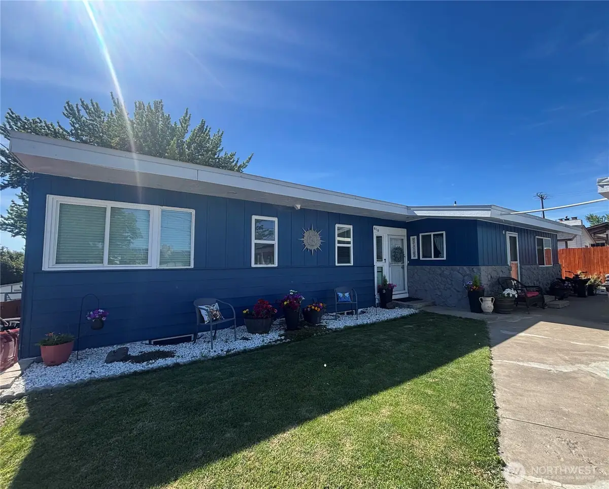 610 S 71st Avenue, Yakima, WA 98908 - #1
