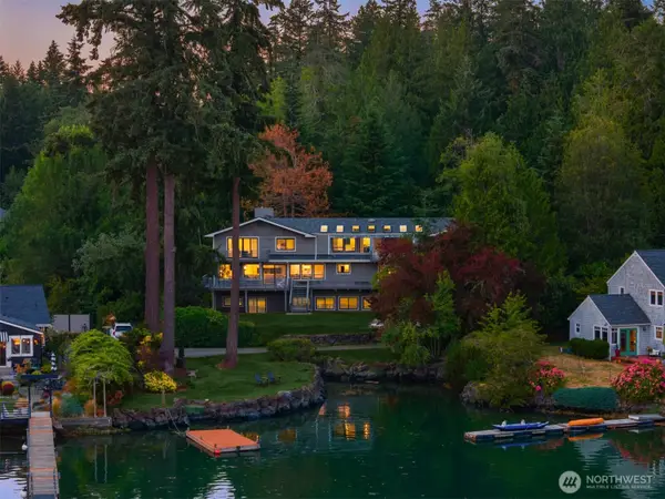 15041 Skogen Lane Ne, Bainbridge Island, WA 98110