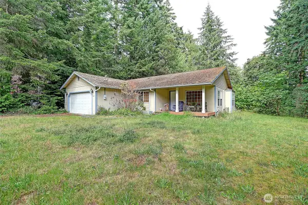 1675 Aspen Drive, Camano Island, WA 98282